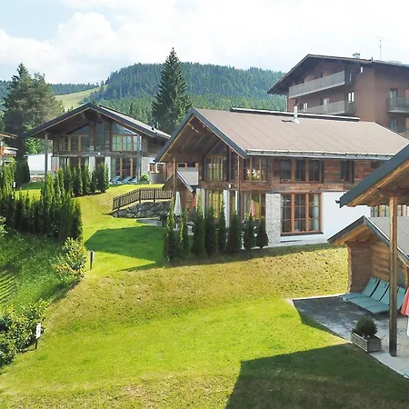 Modern In The Willow Roof لوتاش