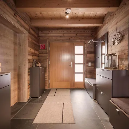 شاليه Modern In The Willow Roof لوتاش